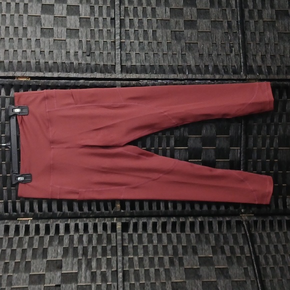 ZYIA Pants - ZYIA Women's Brick Red High Rise Cropped Leggings SZ 6-8